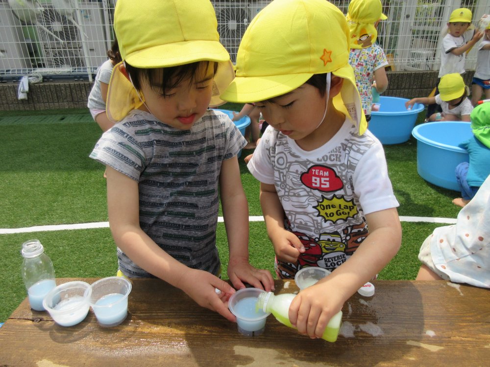 【わかば】色水遊び