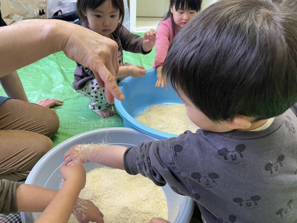 【ぴよぴよ】パン粉でアート