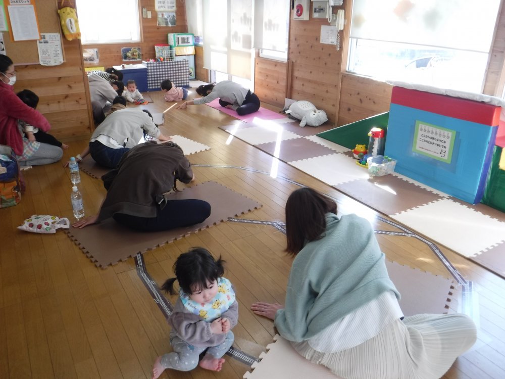 【けやきっ子】ベビー親子ヨガ