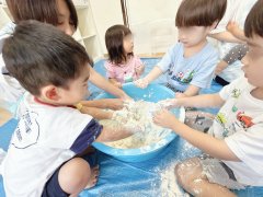 【ぴよぴよ】ふしぎな感触！小麦粉ねんど